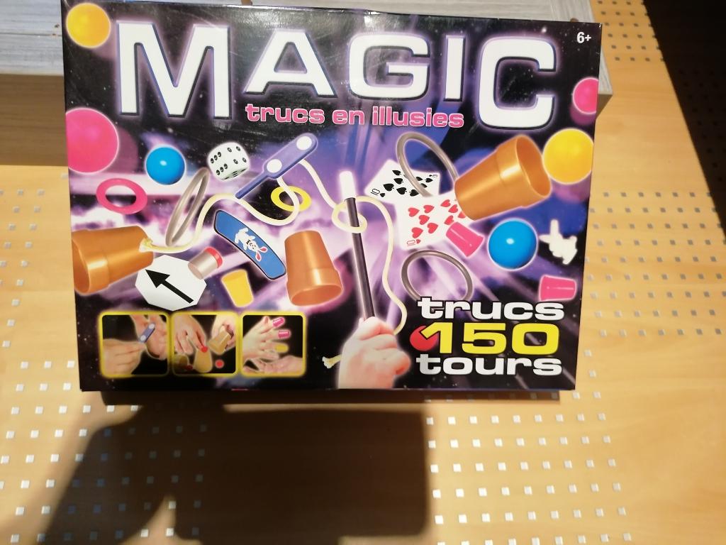 Magic toverdoos met 150 trucks, Ophalen, Zo goed als nieuw