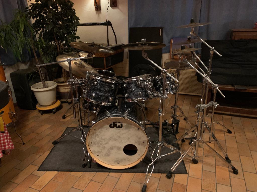 Batterie DW performance + set cymbales zildjan À custom, Musique & Instruments, Enlèvement, Comme neuf, Autres marques
