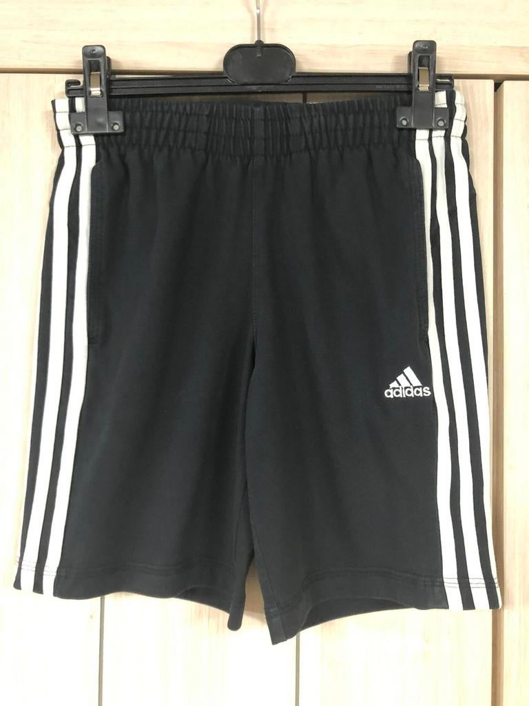 Short : Adidas : maat 140, Adidas, Sport- of Zwemkleding, Ophalen of Verzenden, Zo goed als nieuw