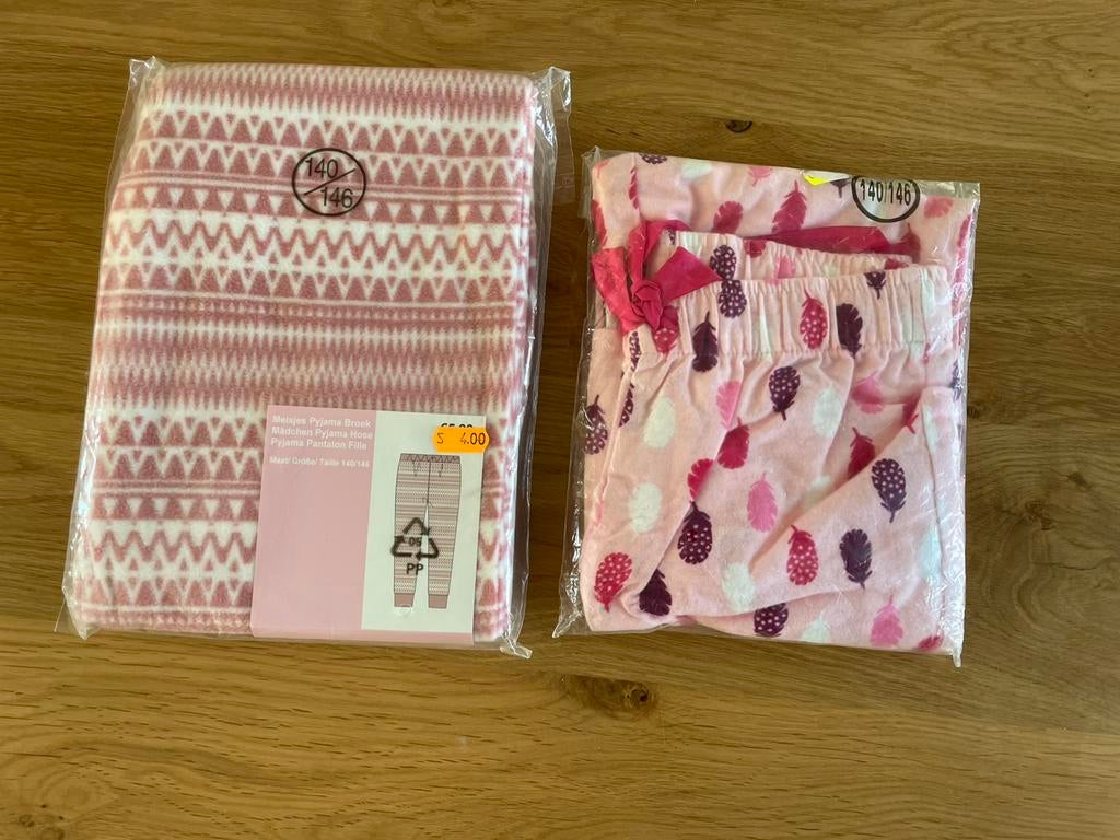 2 nieuwe winter pyjamabroeken maat 140 / 146, Kinderen en Baby's, Nacht- of Onderkleding, Meisje, Nieuw, Ophalen of Verzenden