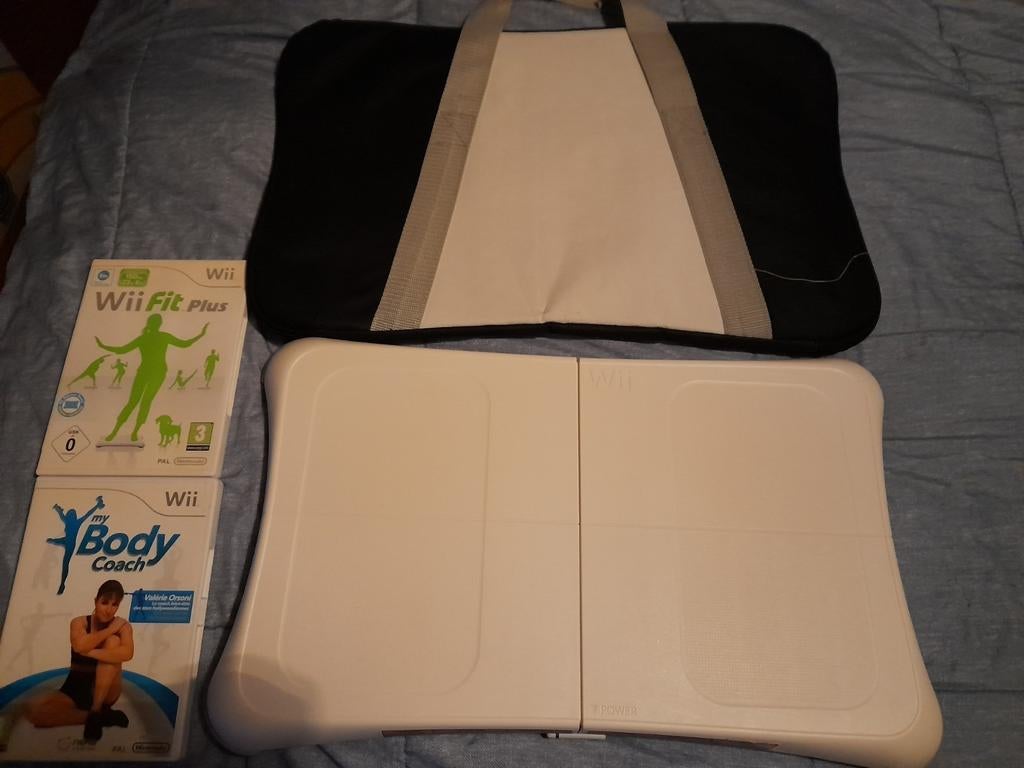 Wii fit balance board met zak en spellen, Enlèvement, Comme neuf, Wii