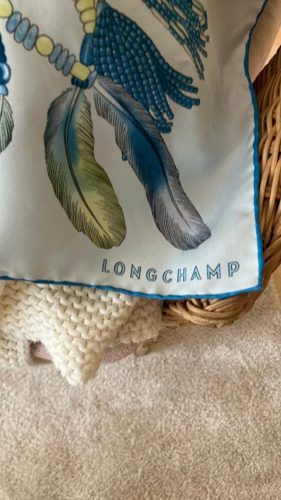 Foulard LONGCHAMP Bleus motif: collier Touareg, Longchamp, Enlèvement, Comme neuf, Écharpe