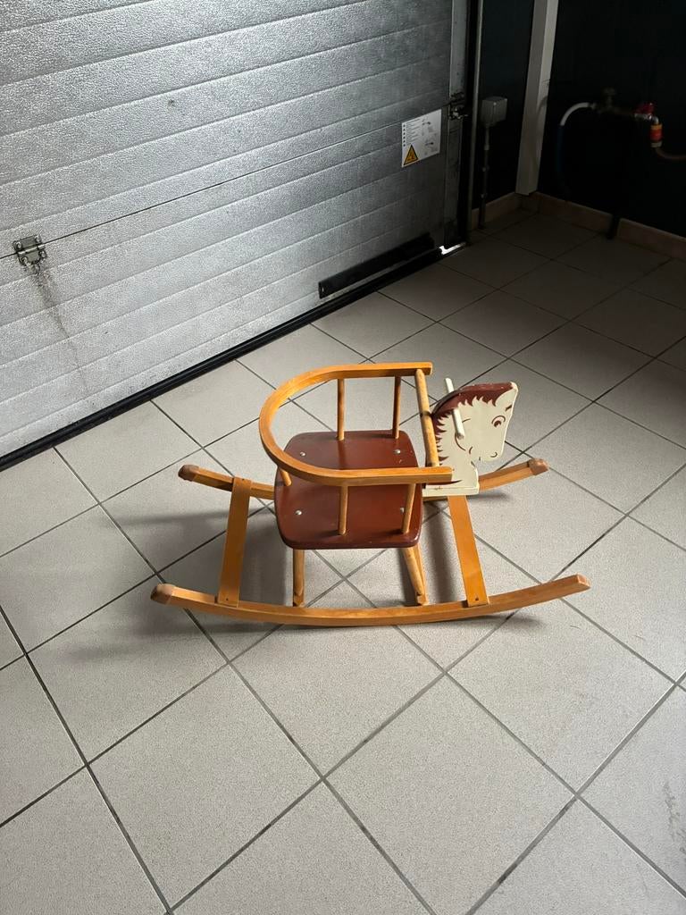 Houten schommelpaard, Enlèvement, Utilisé