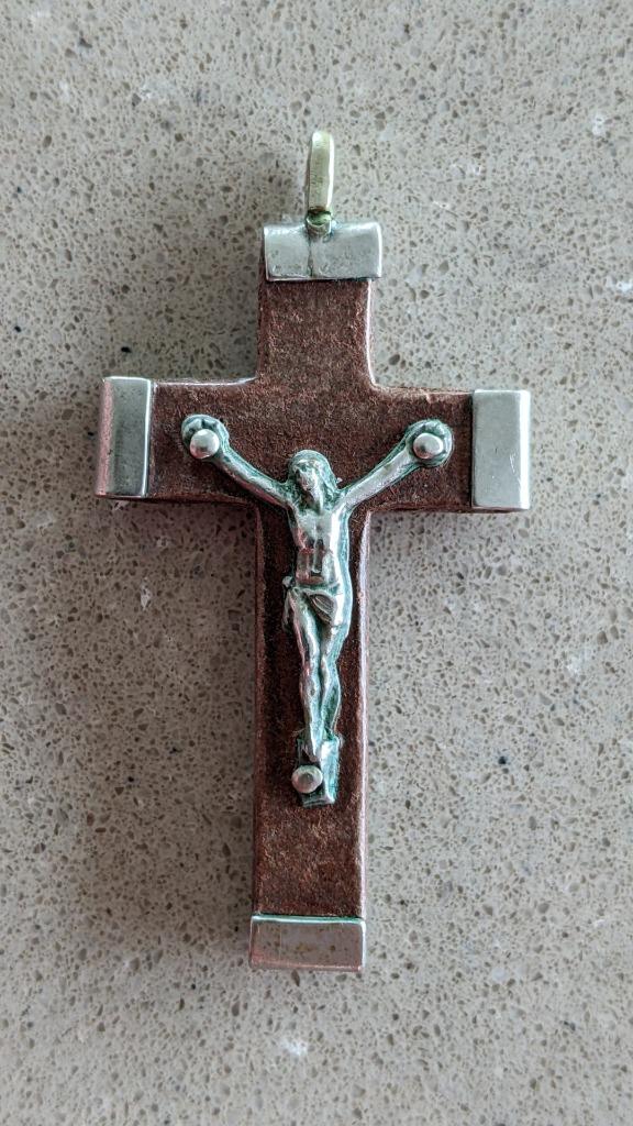 Croix en bois argenté., Enlèvement ou Envoi, Comme neuf, Autres types, Christianisme | Catholique