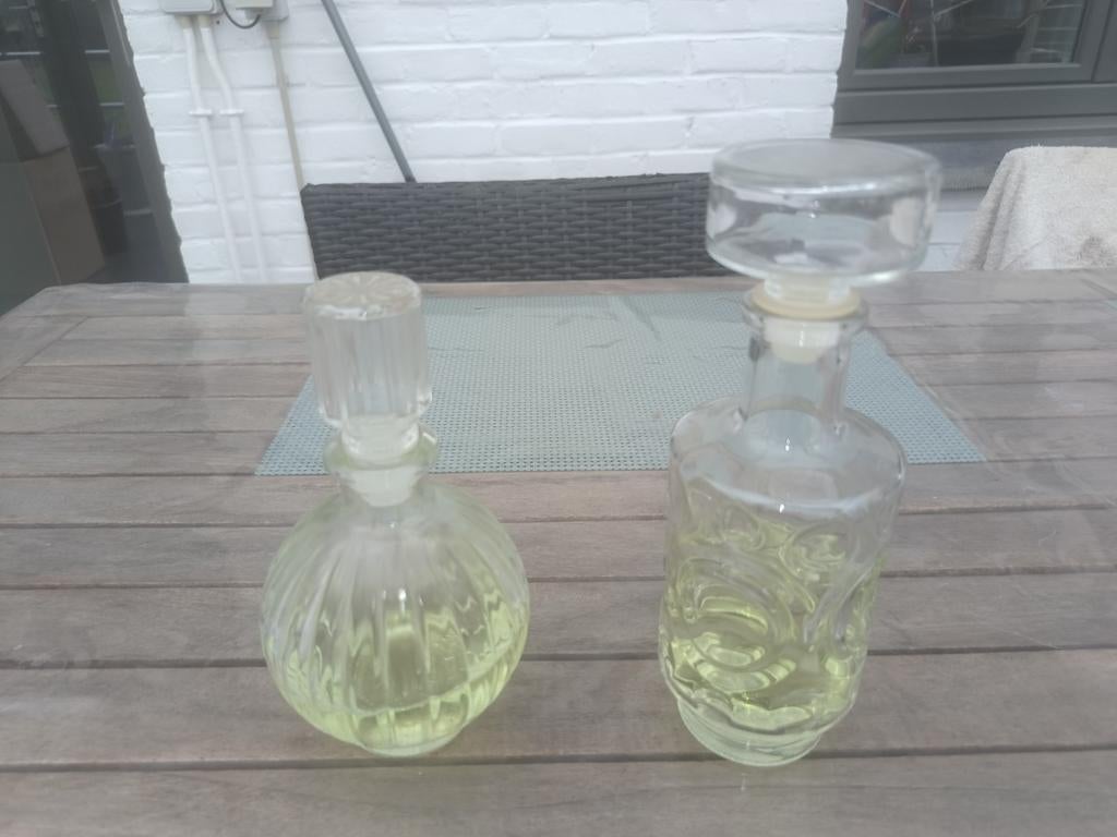 2 oude kristallen parfum flesjes, Ophalen of Verzenden