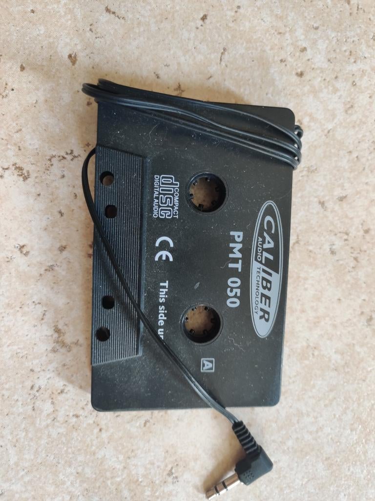 Caliber PMT 050 MP3 Cassette Adapter naar 3,5MM Jack, Ophalen of Verzenden, Zo goed als nieuw