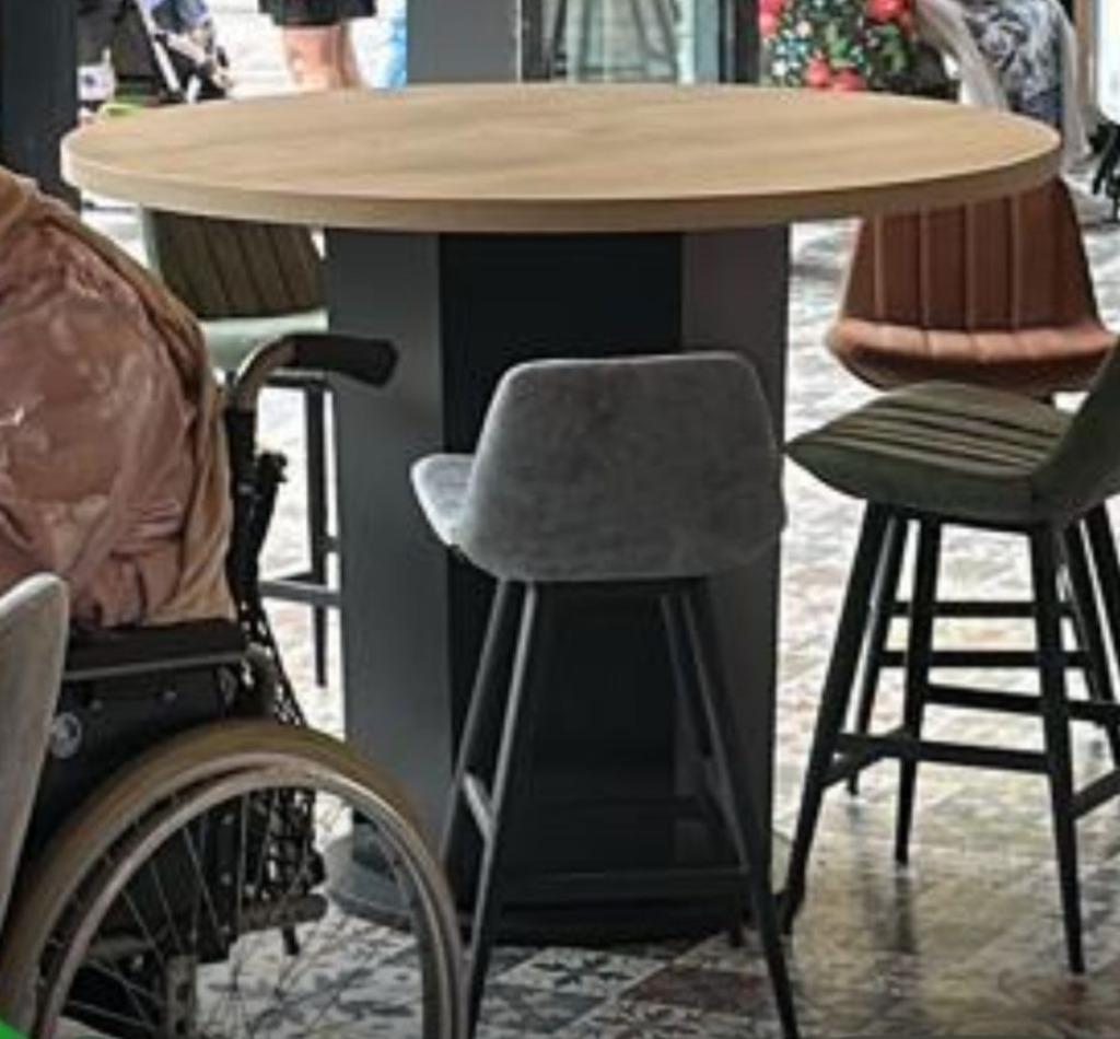 2 superbes tables rondes bistro loft industriel solide !, Enlèvement, Utilisé, Mobilier