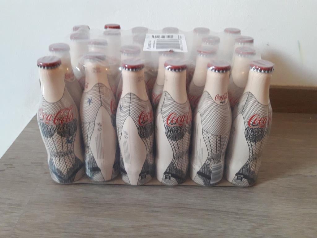 Coca cola, Enlèvement