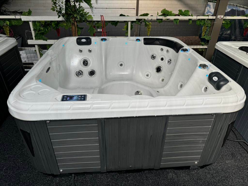 Jacuzzi Balboa Spa 2 lig plaatsen, Ophalen of Verzenden