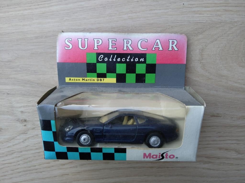 Maisto Aston Martin DB7 1/40, Hobby en Vrije tijd, Ophalen of Verzenden
