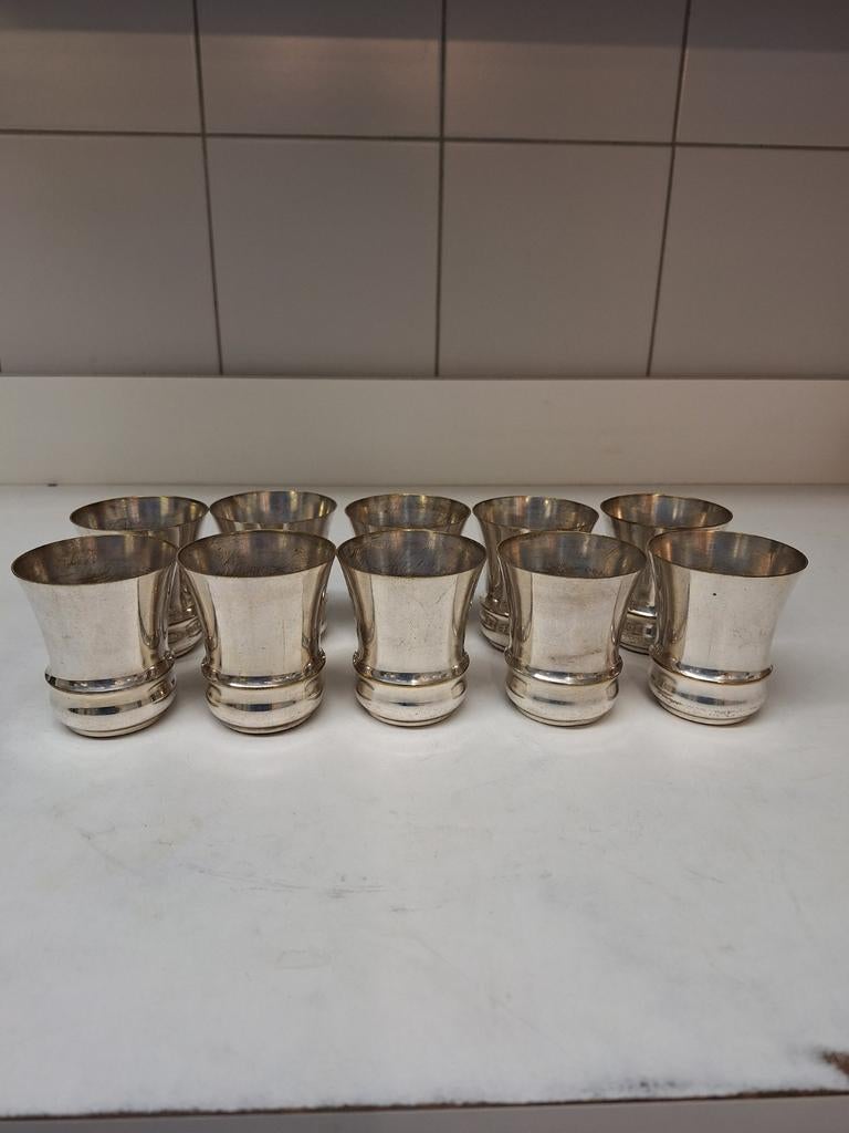 10 tasses en métal argenté, Enlèvement ou Envoi