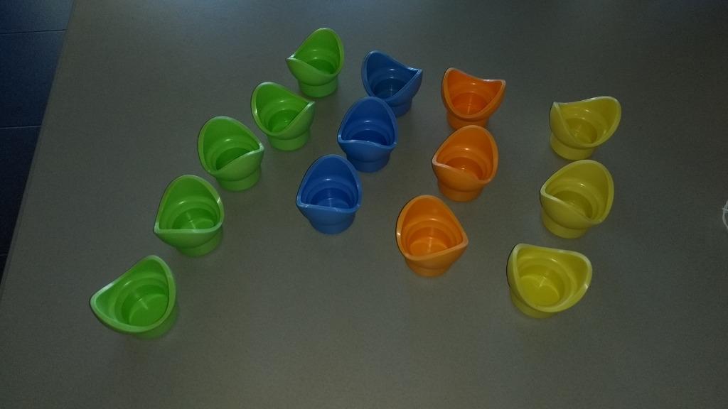 Tupperware eierdopjes in verschillende kleuren per stuk, Enlèvement ou Envoi, Comme neuf