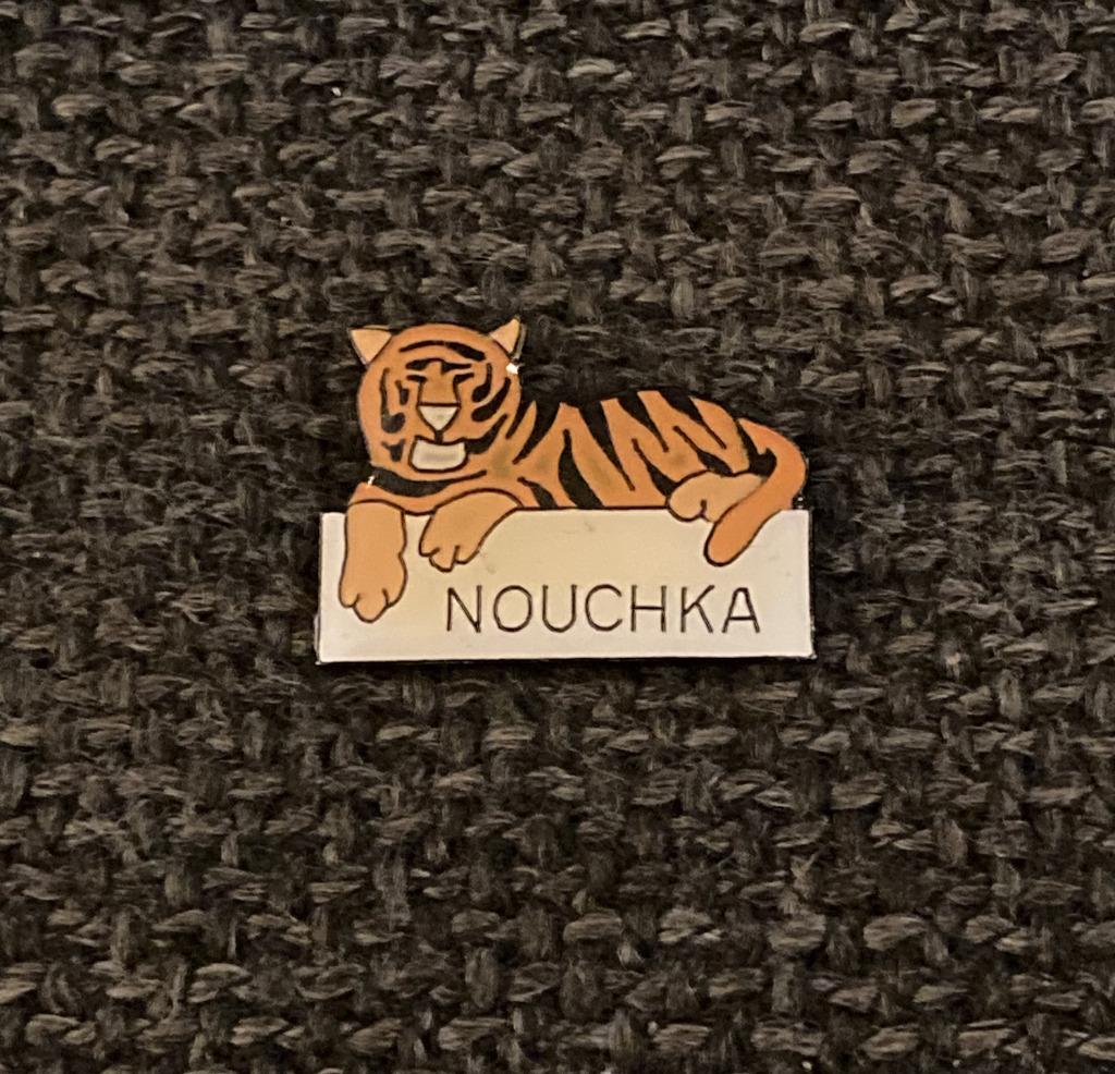 PIN - NOUCHKA - TIJGER - TIGER - TIGRE, Envoi, Utilisé, Animal et Nature, Insigne ou Pin's