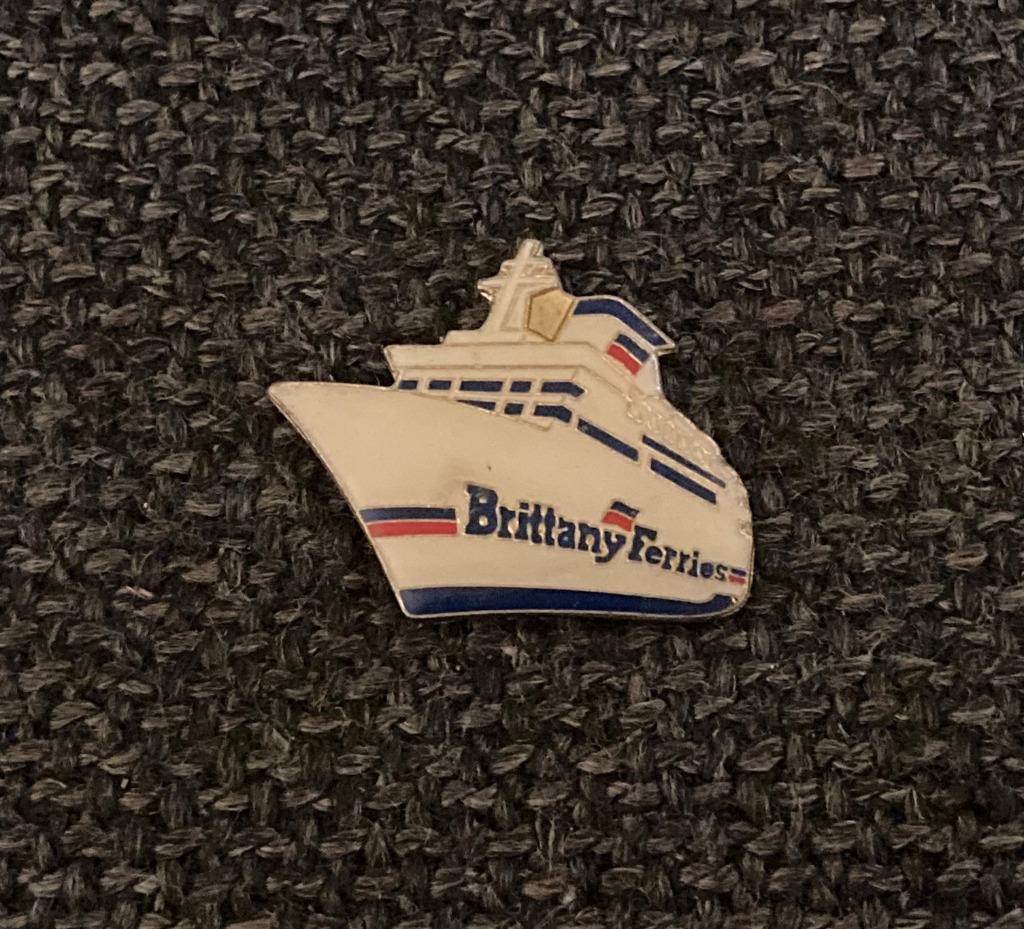 PIN - BRITTANY FERRIES - BOAT - BOOT - BATEAU, Verzenden, Gebruikt, Transport, Speldje of Pin