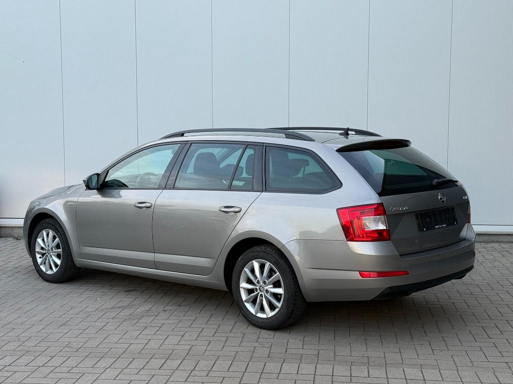 ✅ Skoda Octavia 1.6 TDI GARANTIE Airco Navi PDC Zetelverw, Voorwielaandrijving, Stof, 4 cilinders, 5 deurs