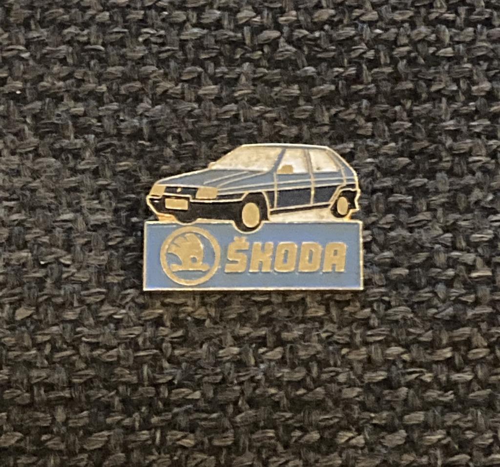 PIN - SKODA - AUTO - VOITURE - CAR, Envoi, Utilisé, Transport, Insigne ou Pin's