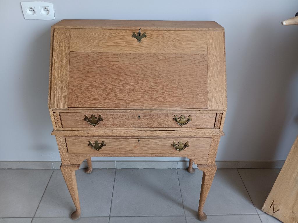 Antiek eiken bureau, Enlèvement