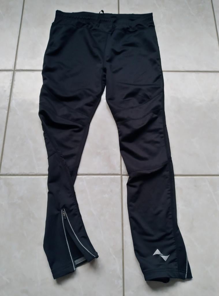 Zwarte jogging met smalle pijpen maat 52, Sports & Fitness, Gymnastique, Plus grand que la taille 42, Enlèvement, Noir, Autres types