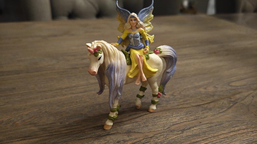 Schleich Bayala Sera met Bloemeneenhoorn – 70565 (2017), Ophalen of Verzenden, Zo goed als nieuw