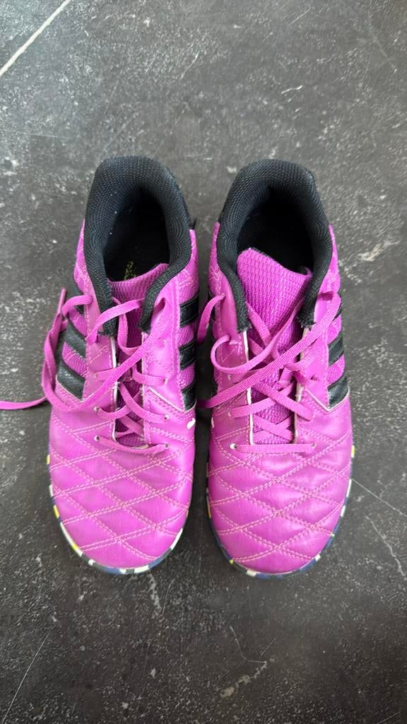 Chaussures de football Adidas Sala taille 36, Sports & Fitness, Enlèvement ou Envoi