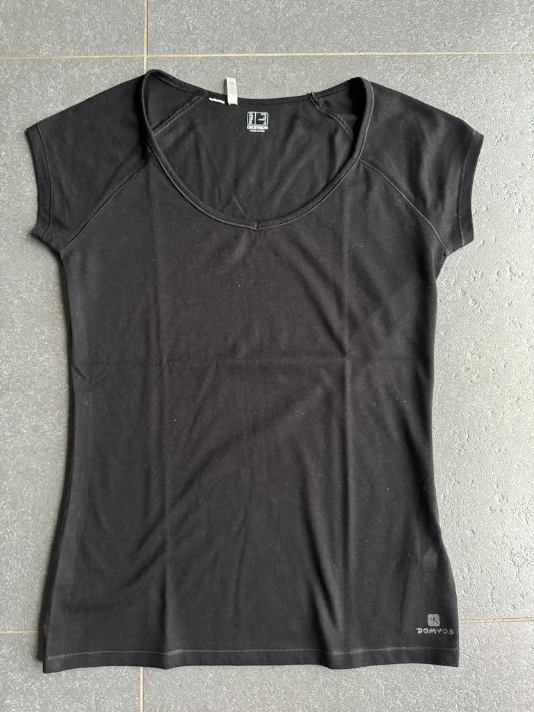 Zwart sport T-shirt Decathlon Domyos maat S, Kleding | Dames, Sportkleding, Zwart, Ophalen of Verzenden, Maat 36 (S), Decathlon