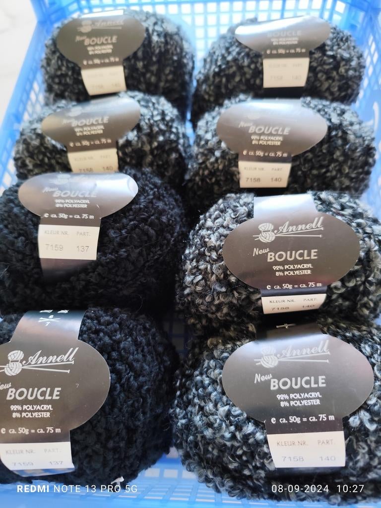 Annell: New BOUCLE. NIEUW. 2 zwarte zijn er nog.Rest is weg, Ophalen, Nieuw