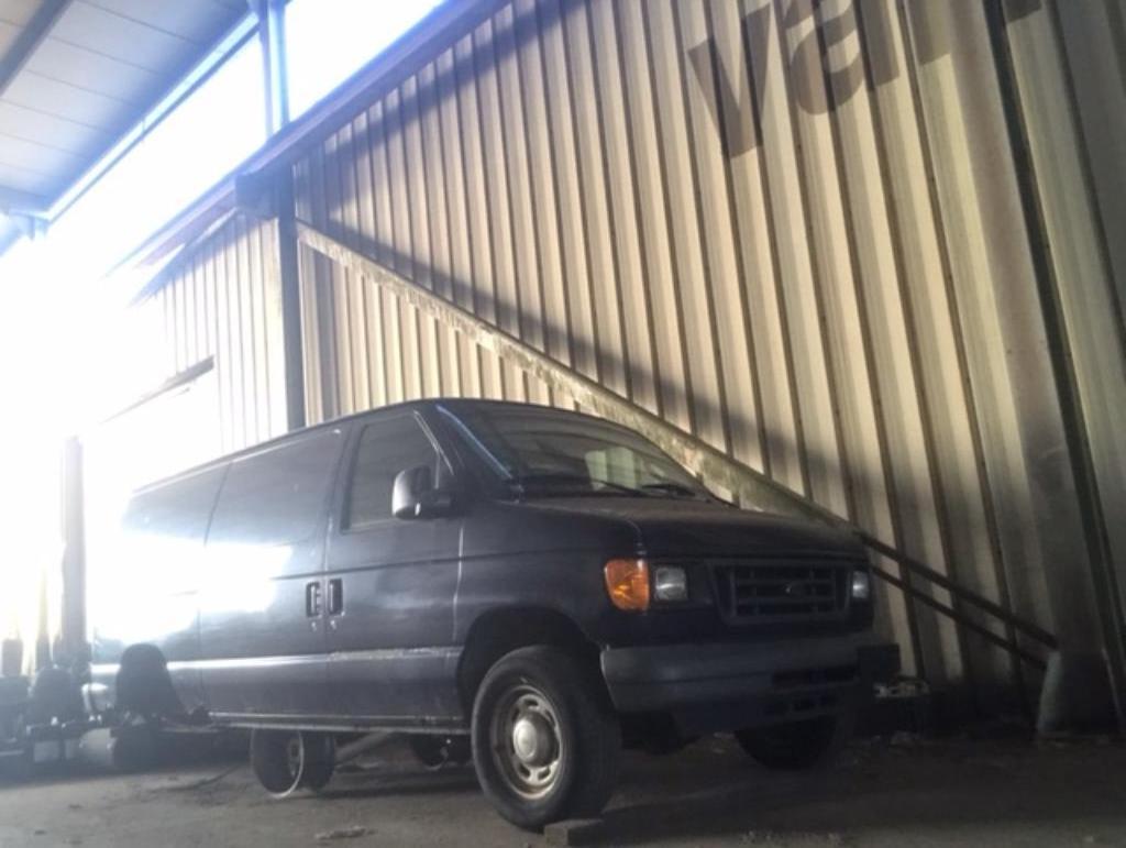 ford e150 econoline onderdelen, Autos : Divers, Voitures accidentées, Automatique, Essence, Autre carrosserie, Bleu, Enlèvement