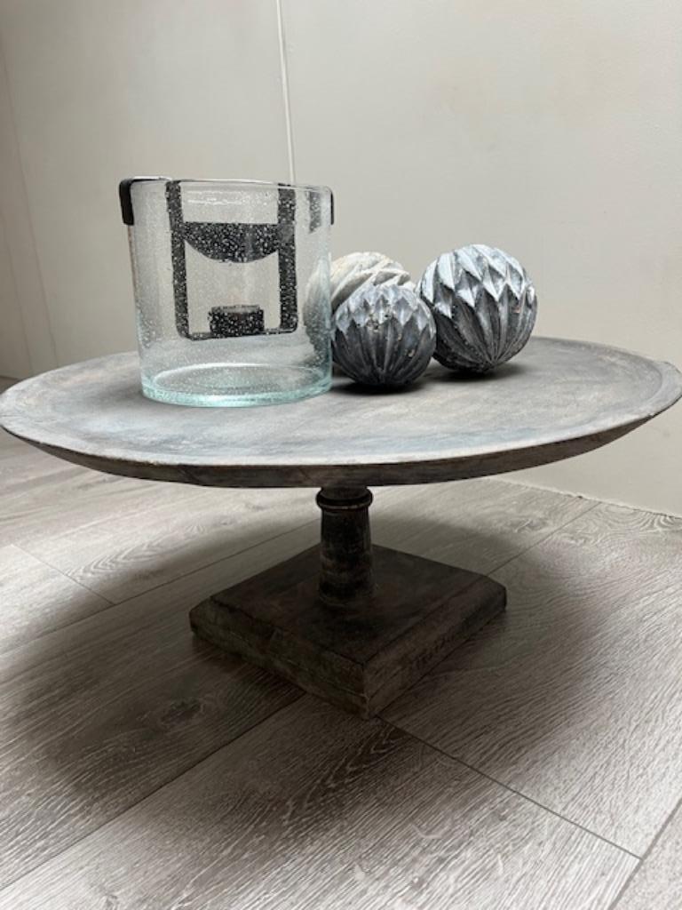Plateau Hout XL op voet Ø50 grey-brown finish Landelijk, Huis en Inrichting, Woonaccessoires | Etagères, Ophalen of Verzenden