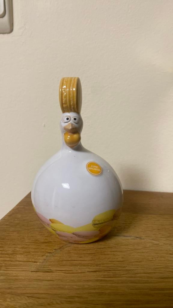 Ancienne petite poule j line macaron, Enlèvement ou Envoi, Comme neuf