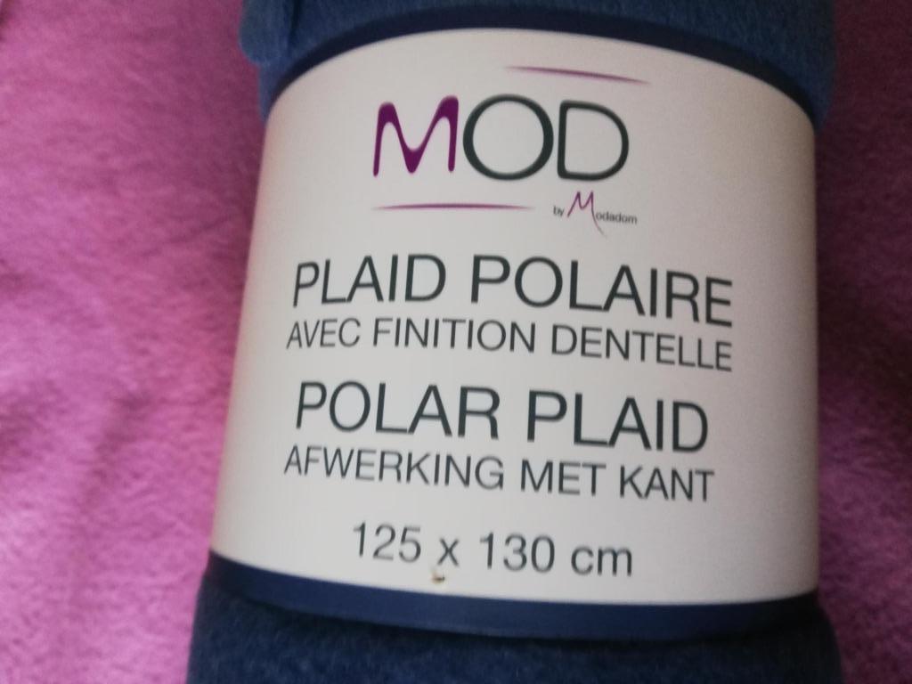 PLAID POLAIRE finition dentelle 125 cm x 130 cm, polyester, Enlèvement ou Envoi, Neuf