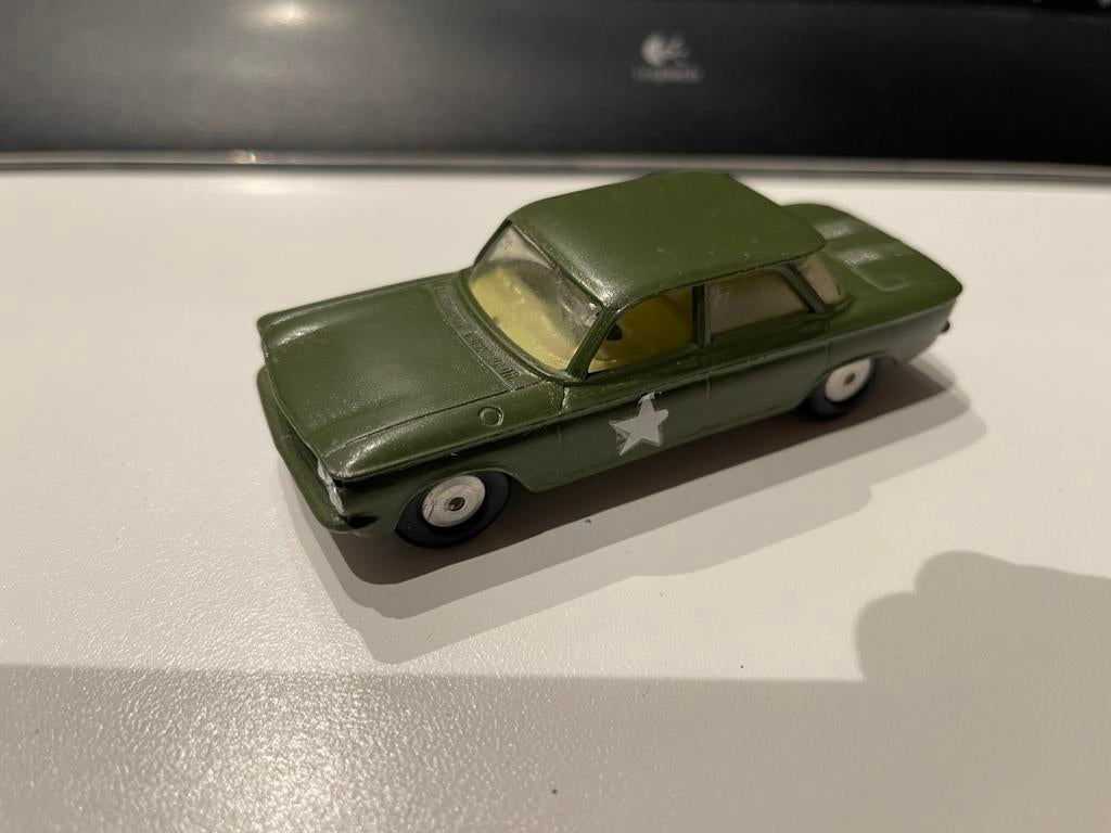 Corgi toys chevrolet corvair repaint, Enlèvement ou Envoi, Comme neuf, Corgi