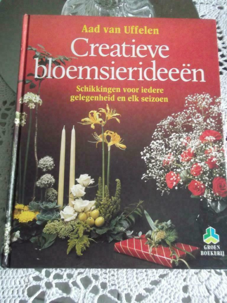 Bloemsierkunst, Ophalen of Verzenden, Zo goed als nieuw, Aad van Uffelen