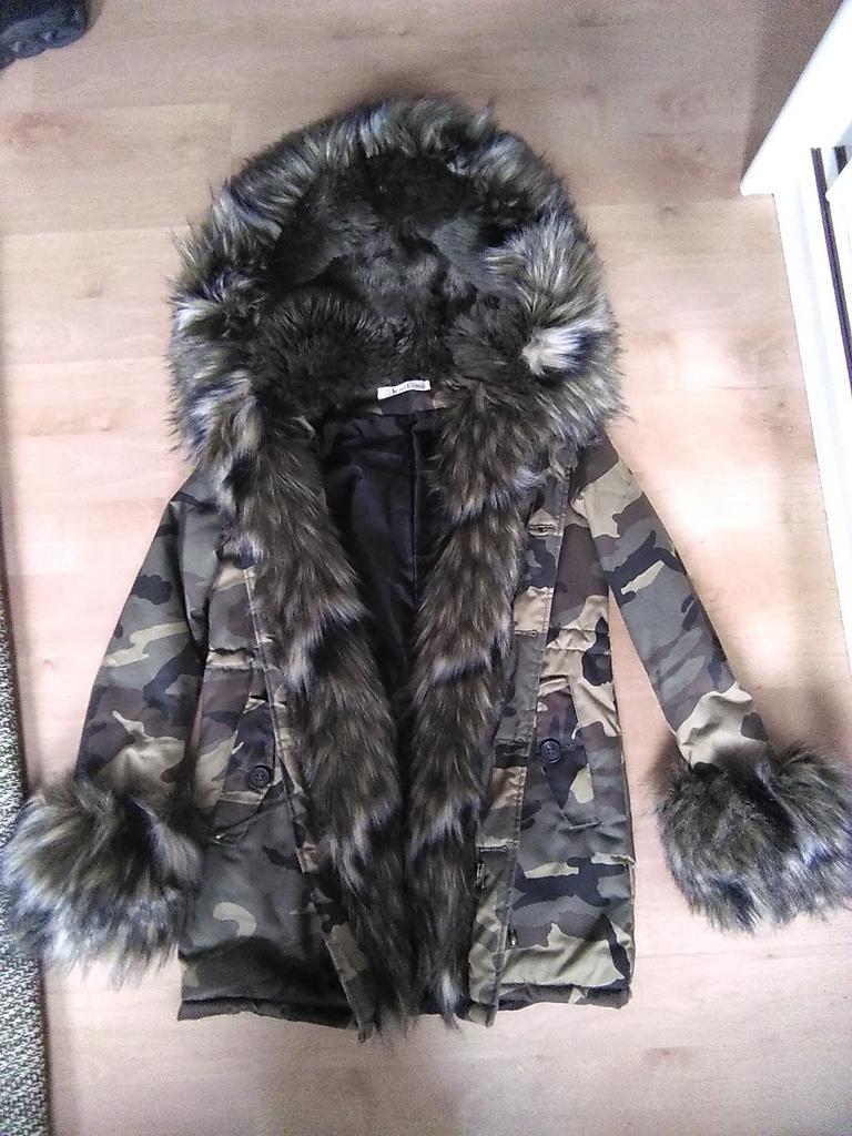 Winterjas met bont legerprint, Vêtements | Femmes, Vestes | Hiver, Comme neuf, Taille 36 (S), Vert, Enlèvement ou Envoi