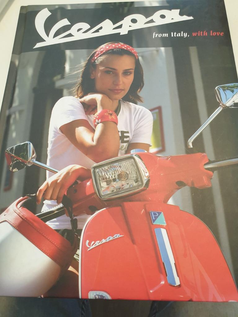 Vespa from Italy, with love. Nederlandse editie, Ophalen of Verzenden, Zo goed als nieuw, Merk of Model