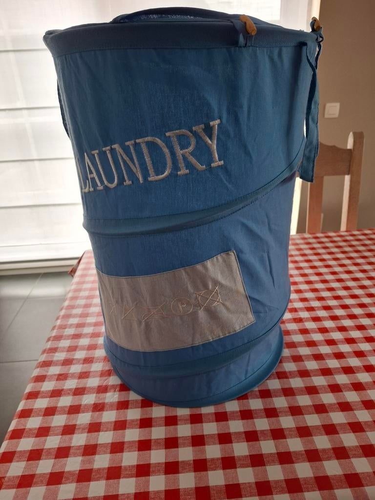 Opplooibare wasmand met veer., Caravans en Kamperen, Ophalen, Zo goed als nieuw