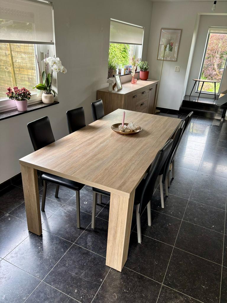 Eettafel + kast, Ophalen