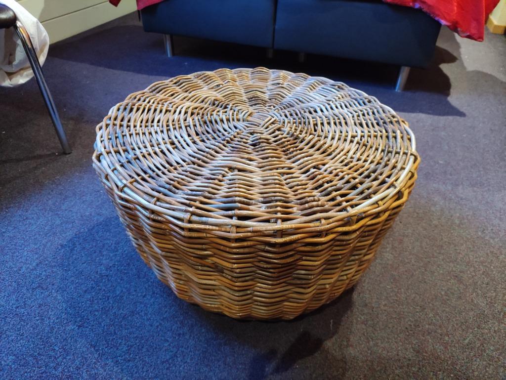 Gevlochten mand, poef (voor decoratie, kat, enz.), Ophalen, Zo goed als nieuw