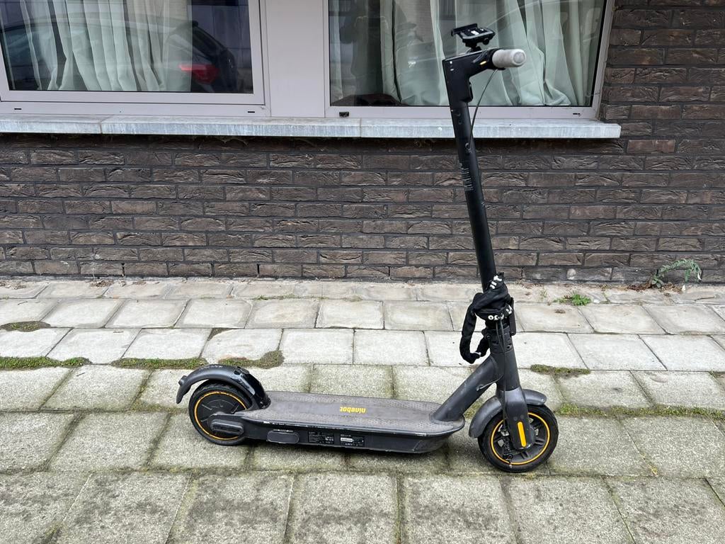 Trotinette ninebot kick scooter max g30, Vélos & Vélomoteurs, Trottinettes, Enlèvement, Comme neuf