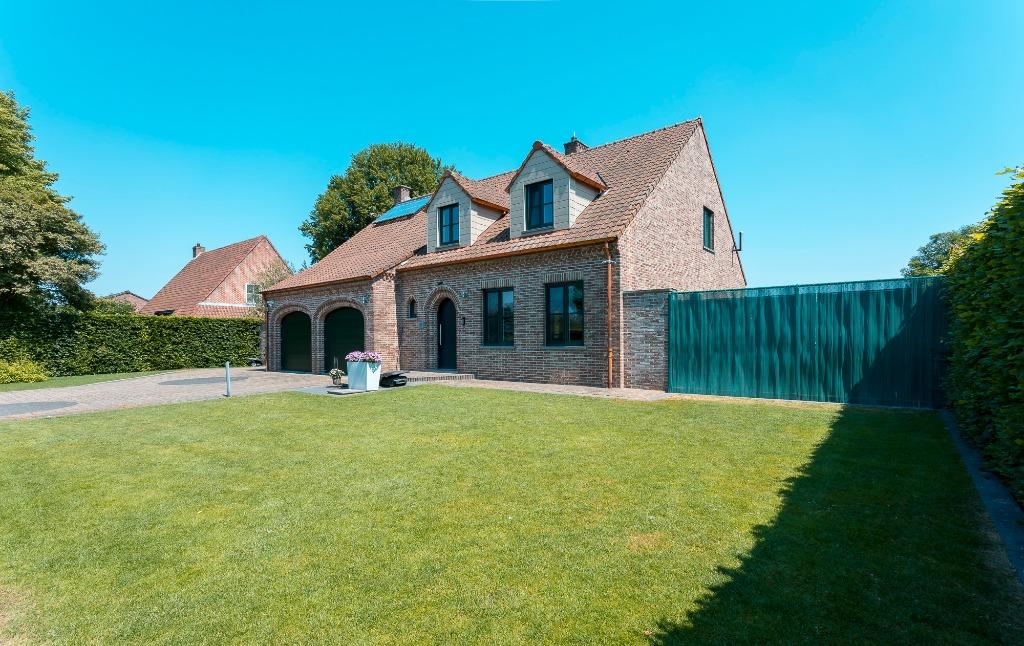 TE KOOP: Villa op perceel van 20a in Bocholt (Kaulille), Immo, Bocholt, 259 m², Vrijstaande woning, 3 kamers