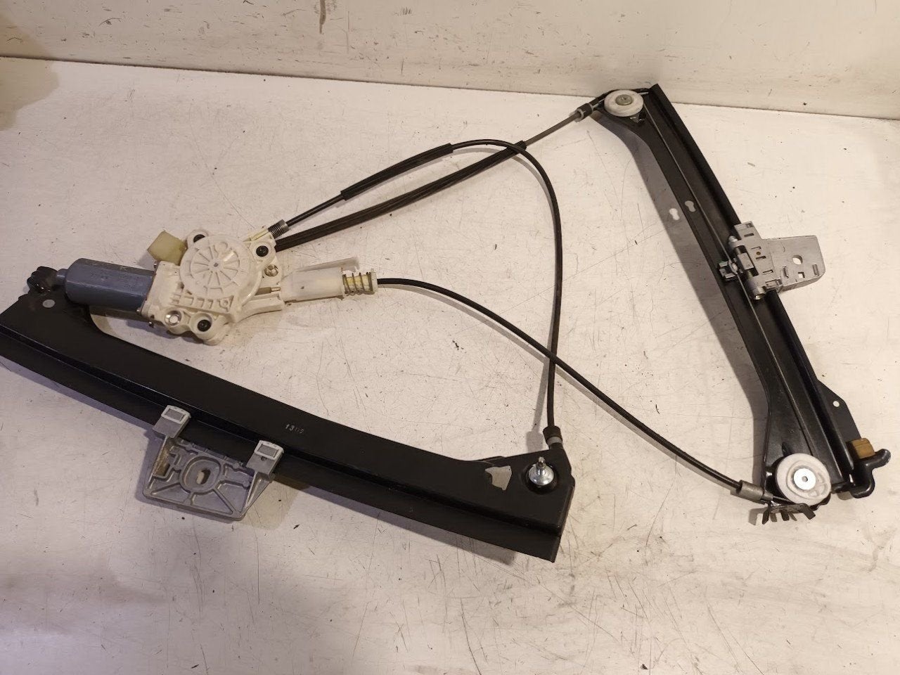 Raammechaniek elektrisch rechts voor Mercedes-Benz CLK-Klass, Onderdelen@venauto.nl, Van der Ven Autorecycling B.V., Ettenseweg 76, 4706 PB Roosendaal, The Netherlands