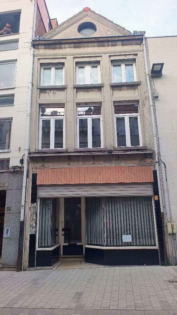 RUIM handelspand met woning&garage in winkelstraat MECHELEN, Tot 200 m², 213 kWh/m²/jaar, Mechelen, Verkoop zonder makelaar