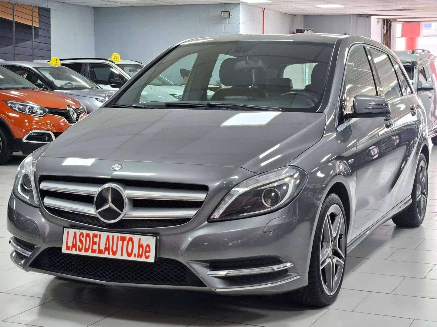 Mercedes-Benz B-CLASS 180 1.6i BLUE EFFICIENCY XENON Clim Bl, Autos, Achat, Entreprise, Boîte manuelle, 1960 kg