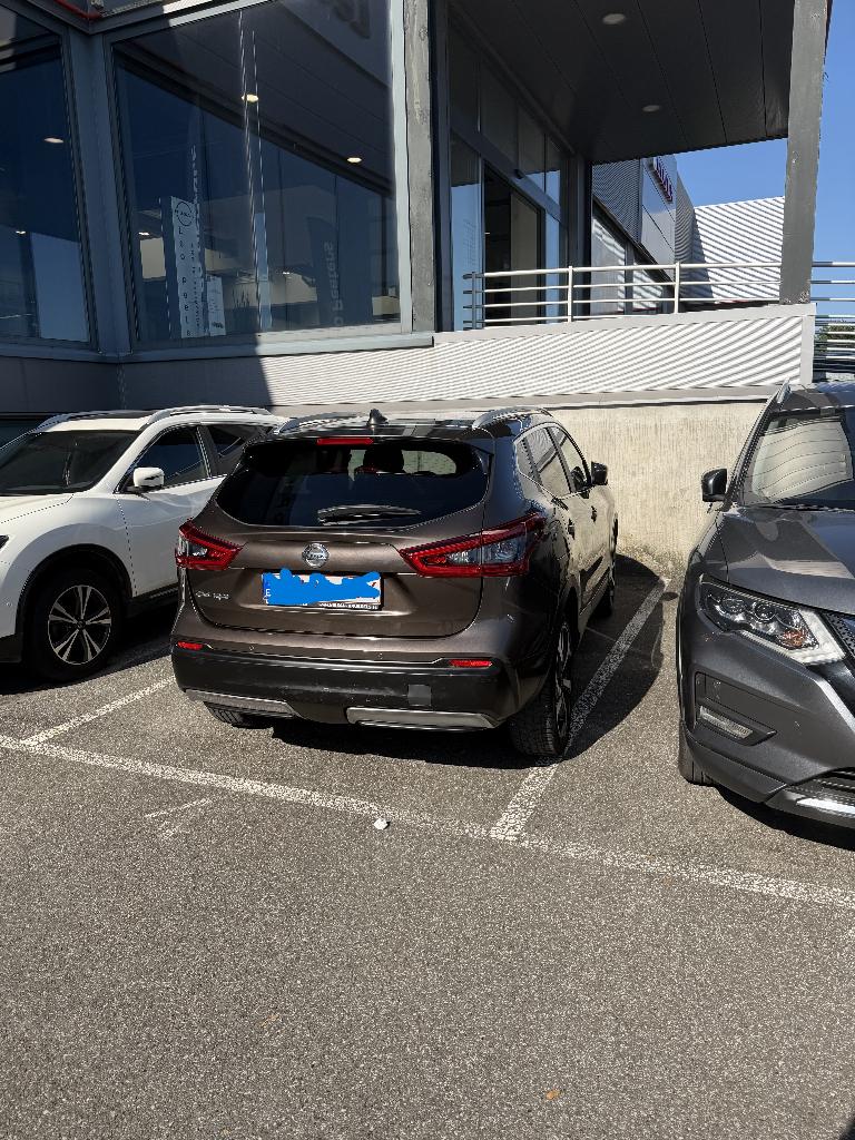Te koop Nissan Qashqai 1.2 DIG-T 115 MT 2WD Tekna, Auto's, Achterwielaandrijving, 4 cilinders, Bruin, Leder en Stof