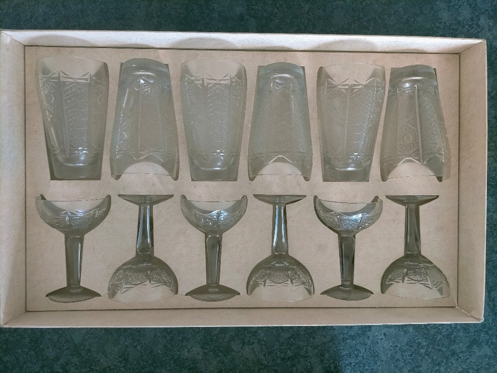 Service à verres., Enlèvement