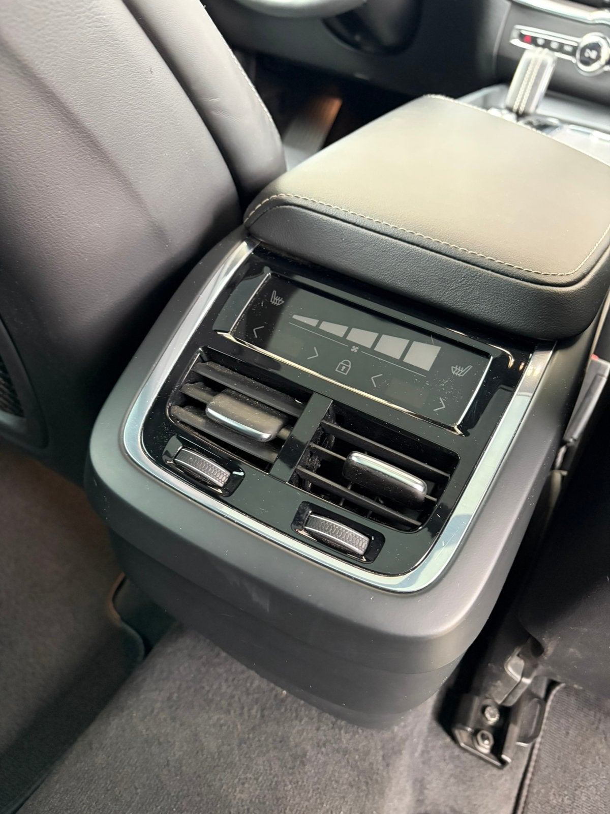 Volvo Xc60 B5 R-Design full option, Auto's, Overige kleuren, 5 deurs, Dealer onderhouden, SUV of Terreinwagen