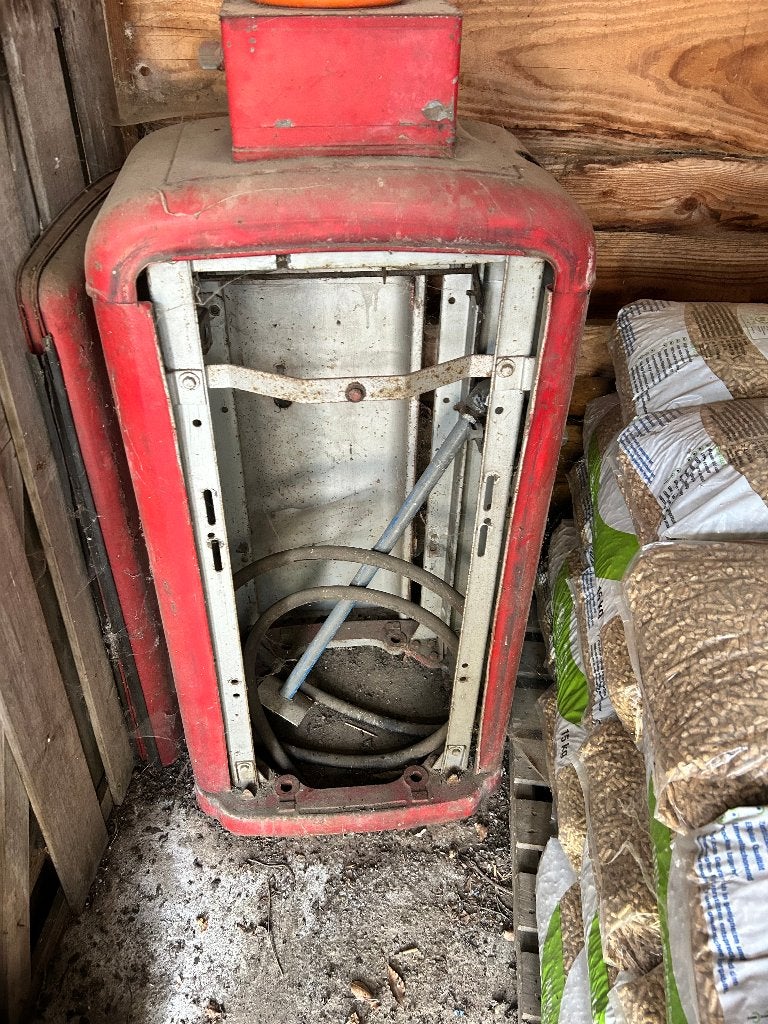 Oude benzine pomp jaren 60 a 70, Enlèvement, Utilisé