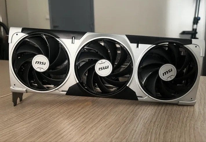 MSI GeForce RTX 5070 Ventus 3X

Je mets en, Computers en Software, Videokaarten, Ophalen of Verzenden, Nvidia