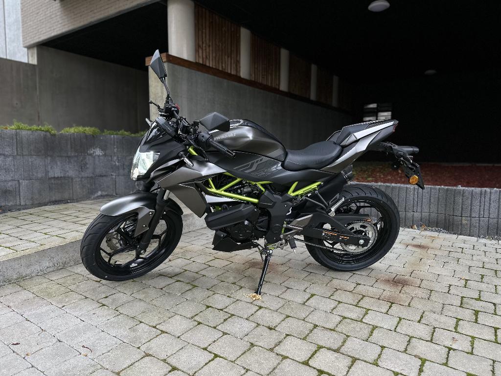 Moto 125cc KAWASAKI Z125 PERFORMANCE, Occasion, Permis Moto A1 minimum, Particulier, Éclairage LED