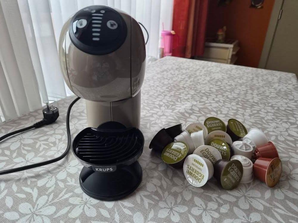 Dolce Gusto koffie capsule machine, Electroménager, Dolce Gusto, Porte-capsules, Comme neuf, Enlèvement