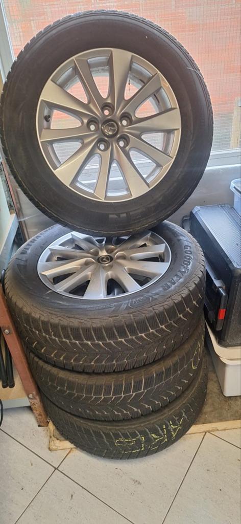 Winterbanden 225/65 R17 - Mazda, Auto-onderdelen, Banden en Velgen, Ophalen, Winterbanden, Band(en)